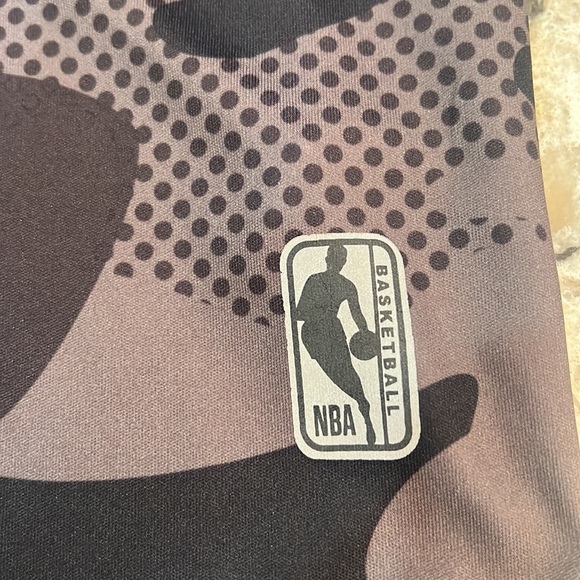 NBA Official Basketball Men's Medium Pullover Long Sleeve Tee Black Tone - Picture 7 of 8